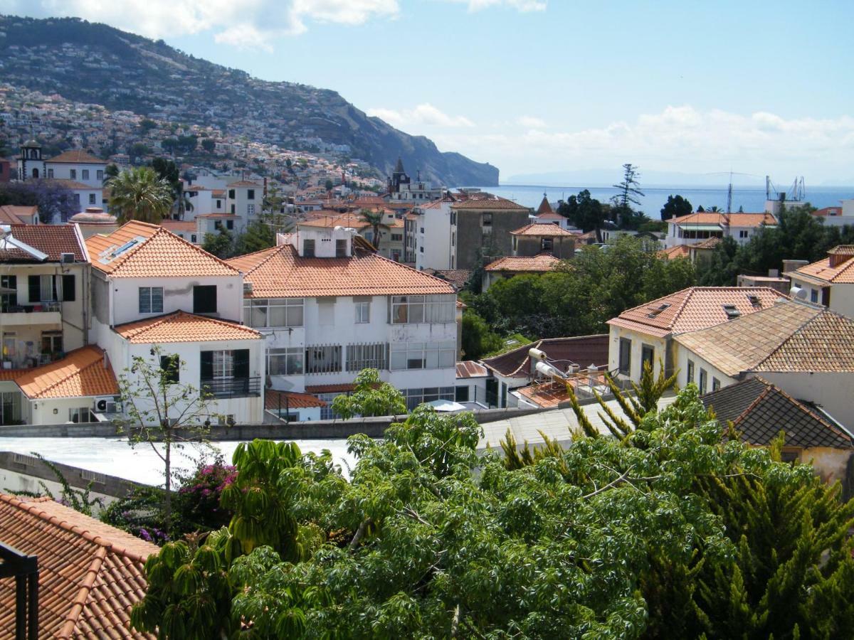 Peaceful Top Floor Apt W Balconies - Cambridge Right - Ac Funchal  Buitenkant foto